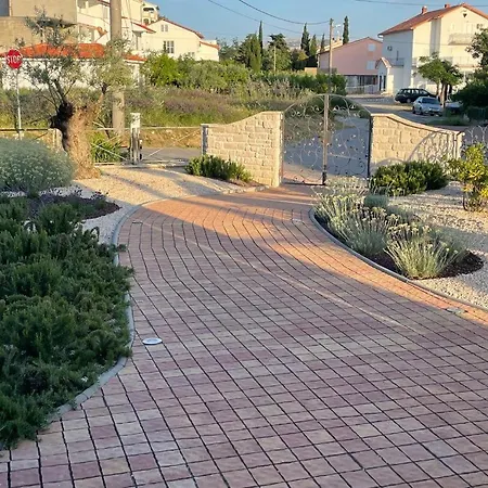 Luka Apartment Lopar